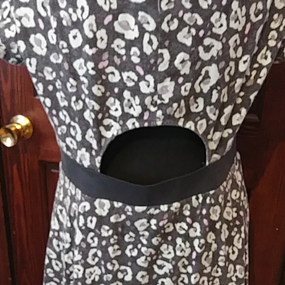 Dress - Picture 3 of 7